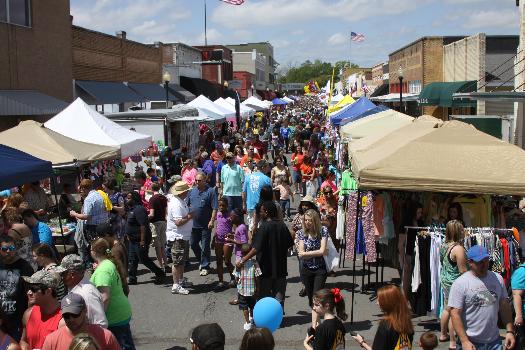 Events And Festivals Louisiana Delta Adventures Growing Nature   Catfish Festival Crowd 